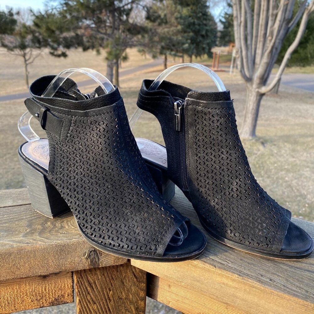 Vince Camuto Keannie Sandal Black Laser Cutout Leather Open Toe Block Heel 7M 37 - Picture 2 of 12